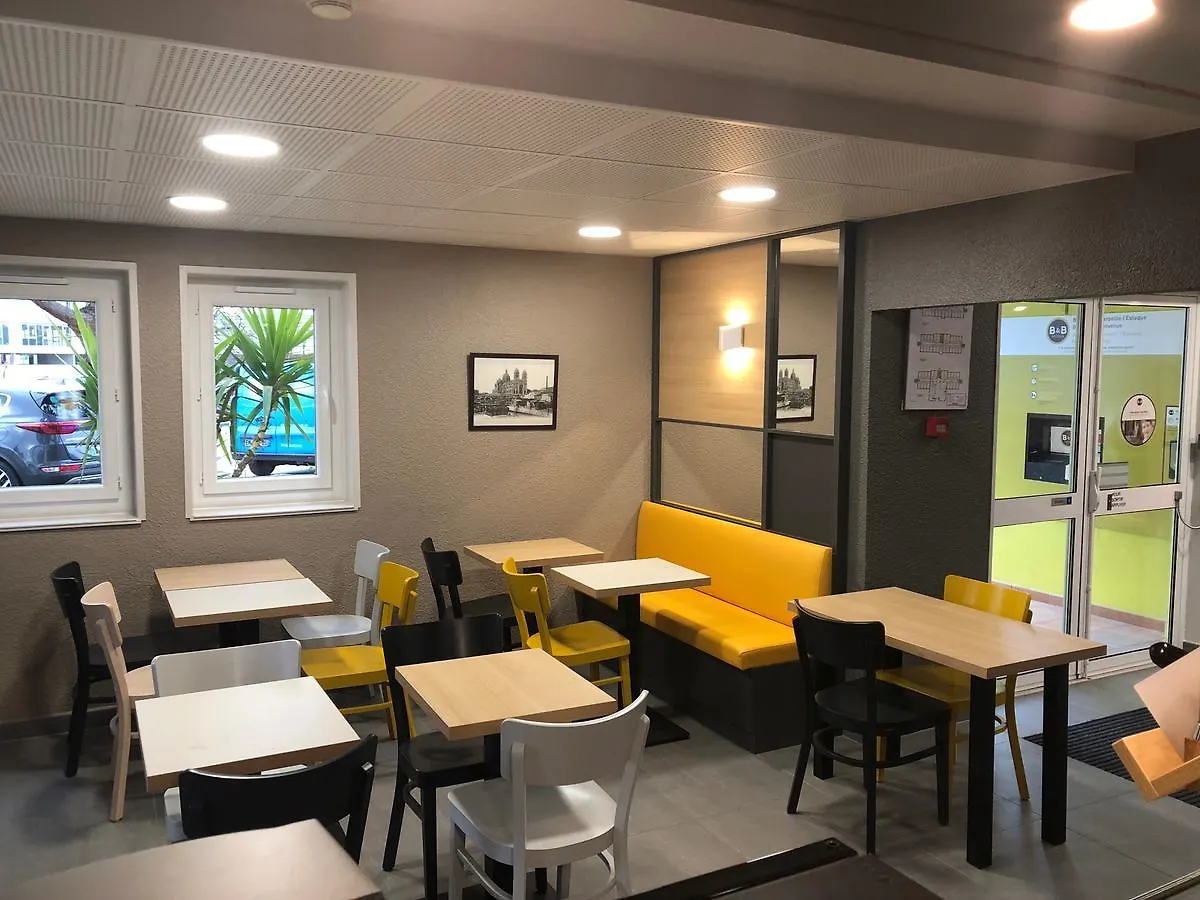 **  B&B HOTEL Marseille Estaque France