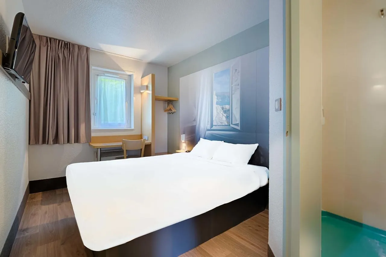 **  B&B HOTEL Marseille Estaque France